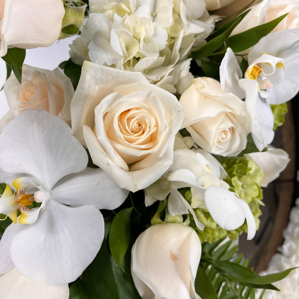 Gentle Remembrance Closed Wreath - Image 2