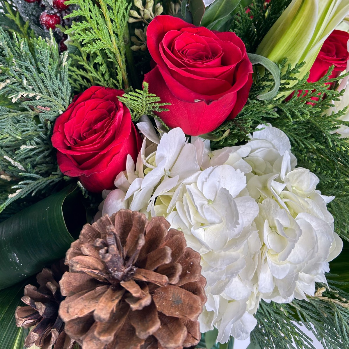 Elegant Yuletide - Image 2