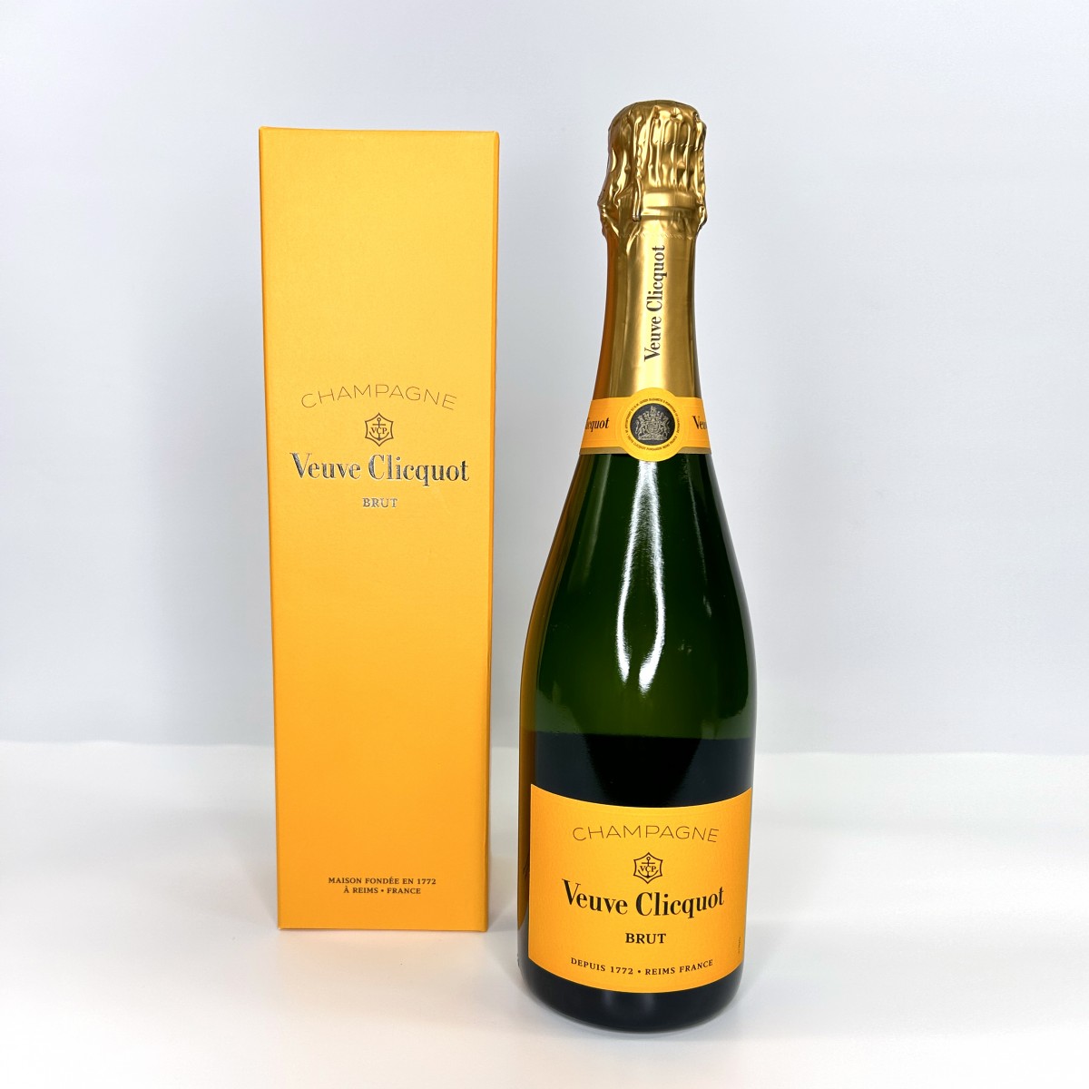 Veuve Clicquot Yellow Label Brut Champagne - Image 4
